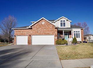 2200 Jenna Ln, Lincoln, NE 68512