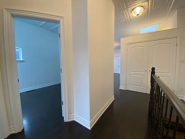 385 Jane St #UPPER FRONT — Photo 9