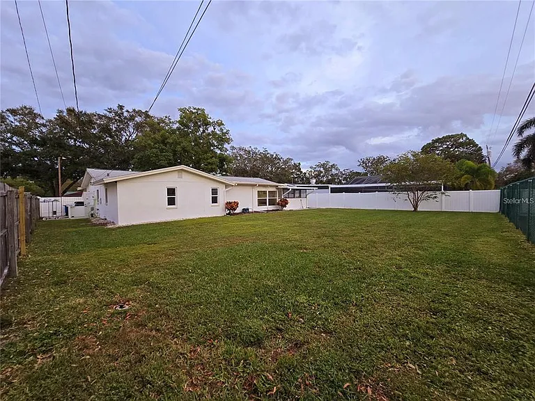 1028 Chinaberry Rd — Photo 30