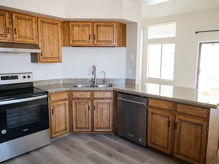 3980 E Graythorn St — Photo 78