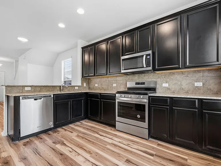 333 La Dera Dr — Photo 5