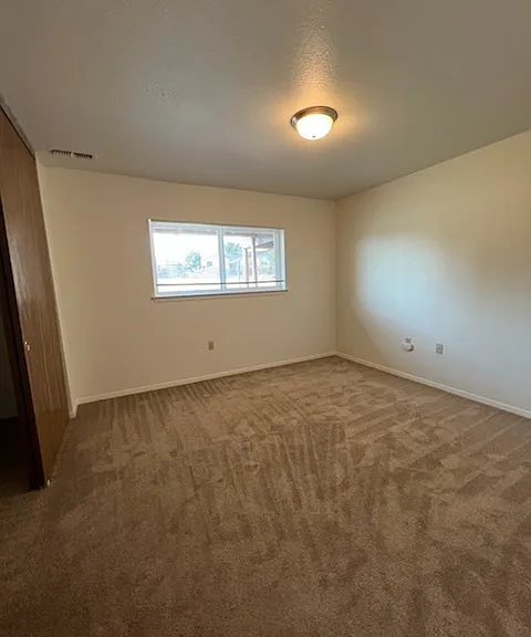 323 Norbeck Ct — Photo 8