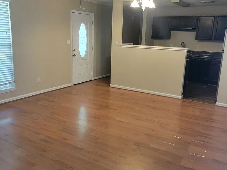 15 Lakewood Ct — Photo 3