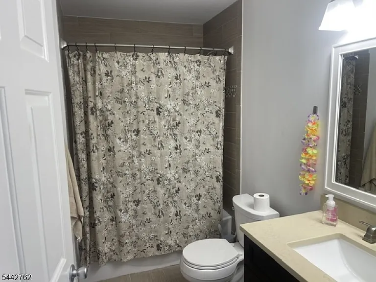 237 Robertson Way — Photo 7