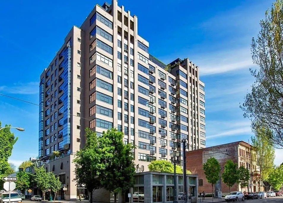 Exterior of West Side of Building - 333 NW 9th Ave #501