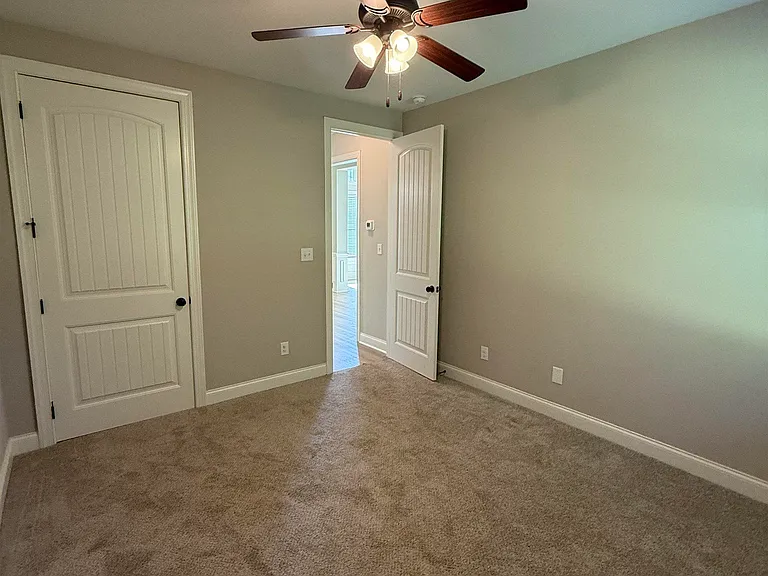 103 Hattie Ct — Photo 17