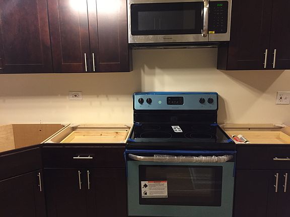 3rd image of 3161 N Hudson Ave #1
