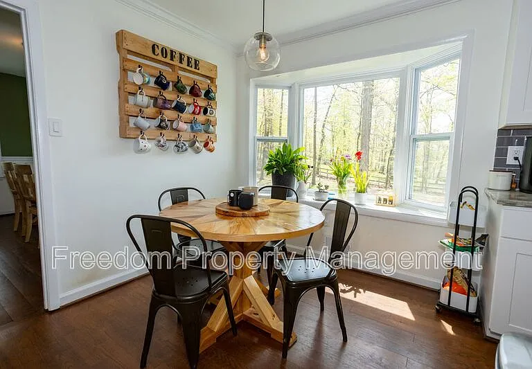 6197 Edwards Dr — Photo 15