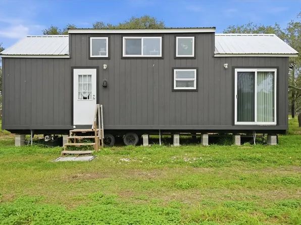 (undisclosed Address), Rockport, TX 78382