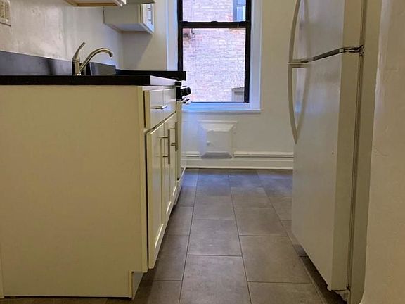 3rd image of 3519 147th St APT 6B