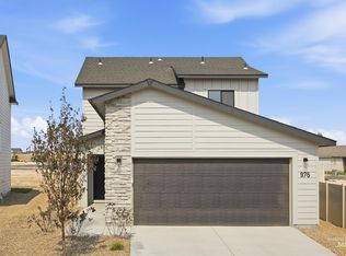 976 Thunderbolt St, Mountain Home, ID 83647