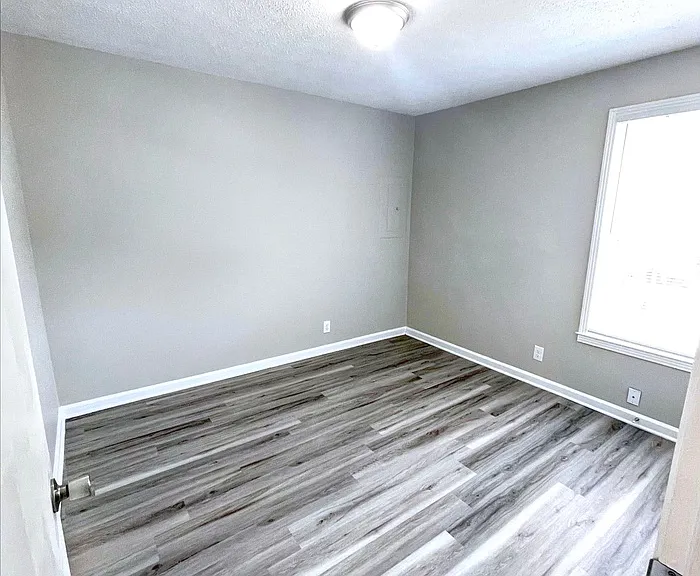 483 Ellenwood Dr — Photo 13