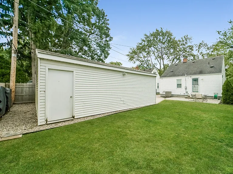 141 Girard Ave — Photo 27