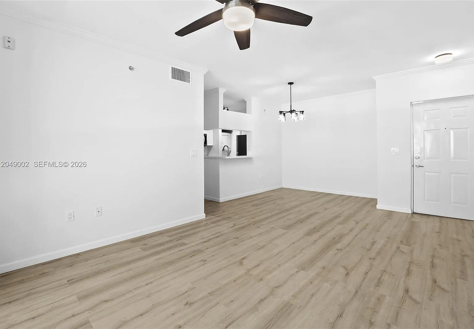 Porto Bellagio Condo — Photo 2