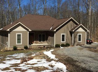 377 Red Oak Rd, Fayetteville, WV 25840