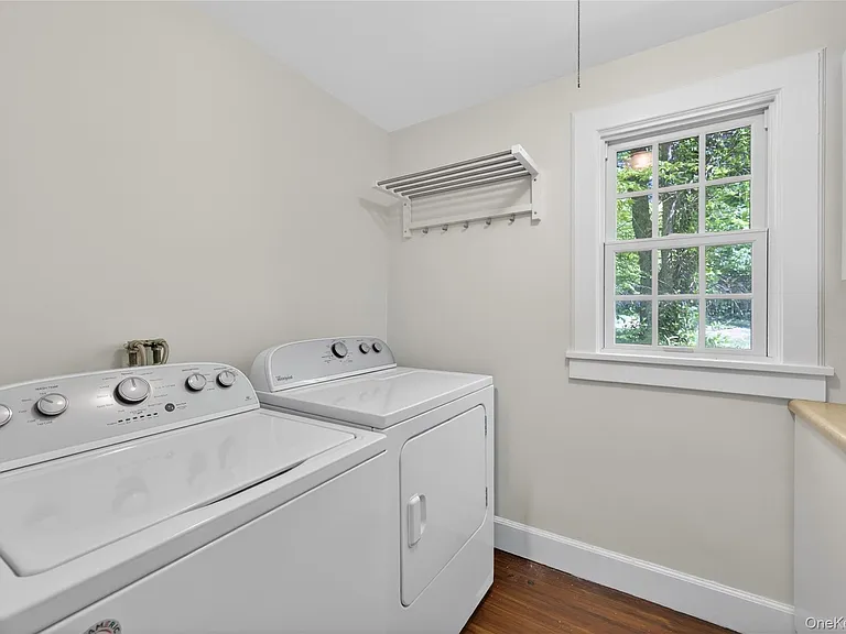 490 Duck Pond Rd — Photo 24
