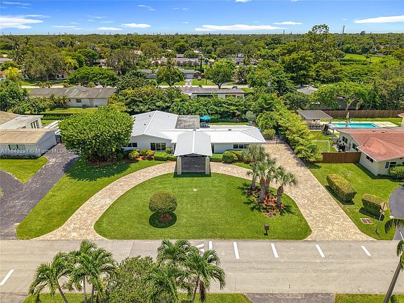 5th image of 7420 SW 140th Ter