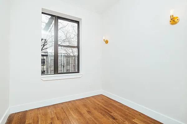 Rented by Nooklyn NYC LLC | media 12