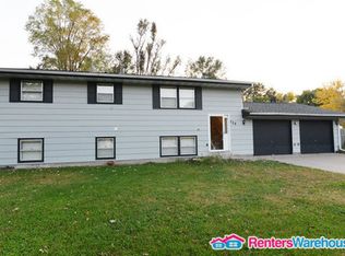 728 W River Rd, Champlin, MN 55316