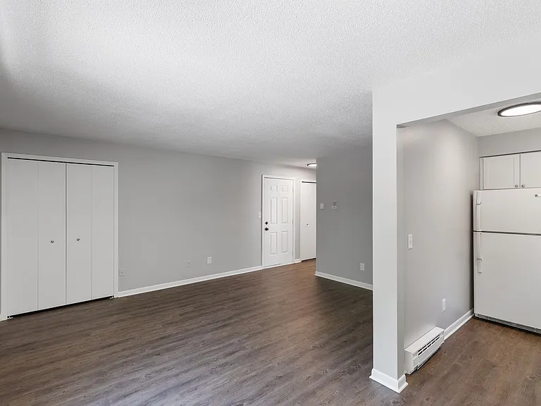 5230 Pointe Dr — Photo 5