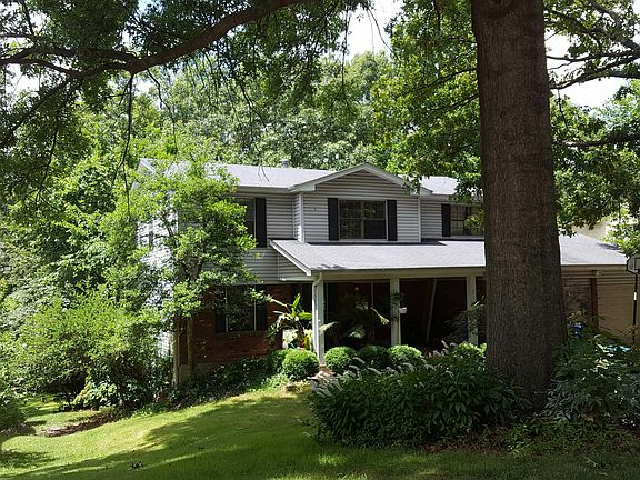 2nd image of 117 Hidden Creek Dr