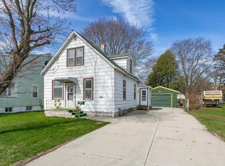 1108 Hawthorne St, Two Rivers, WI 54241