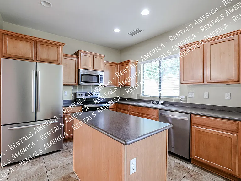 2127 W Monte Cristo Ave — Photo 14