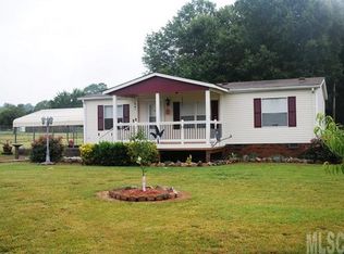 1229 Meadowland Dr, Lincolnton, NC 28092