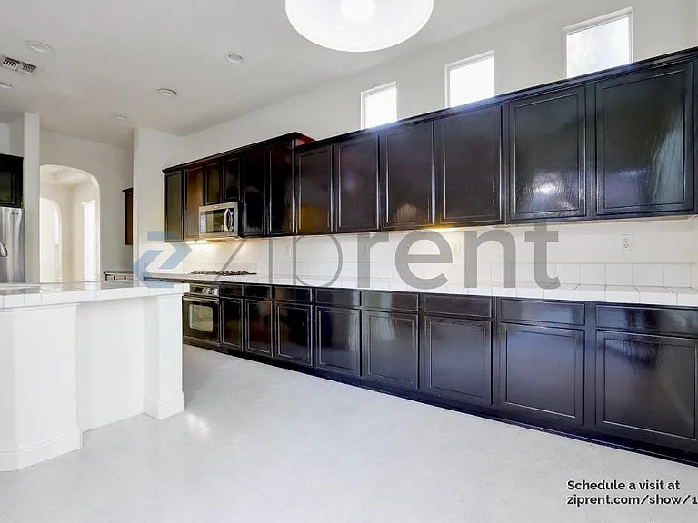 856 Morningside Dr — Photo 12