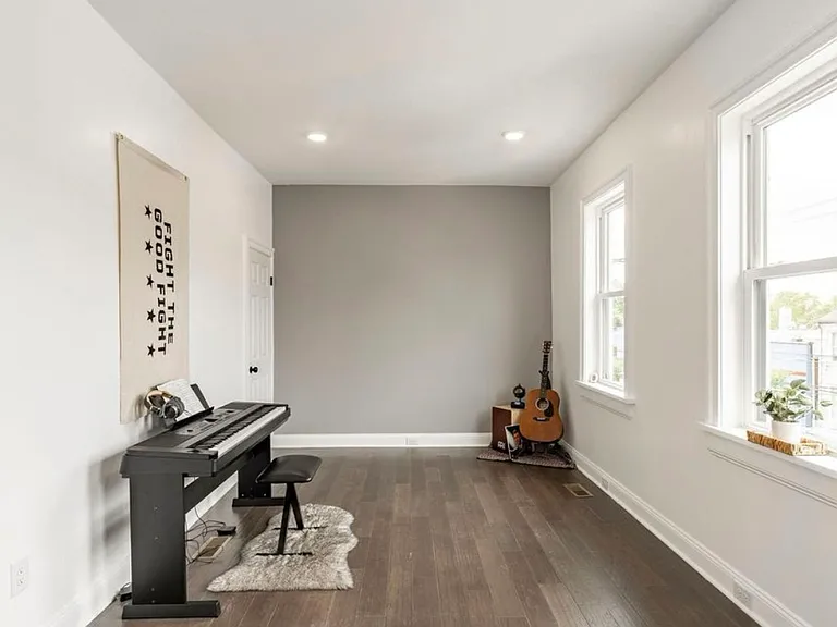 433 S Prince St — Photo 30