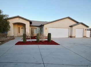 14385 Navajo Rd, Apple Valley, CA 92307