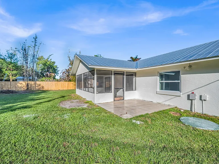 2514 SE Alfonso Ave — Photo 4
