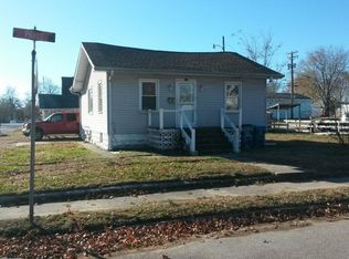 324 Picker Ave, Wood River, IL 62095