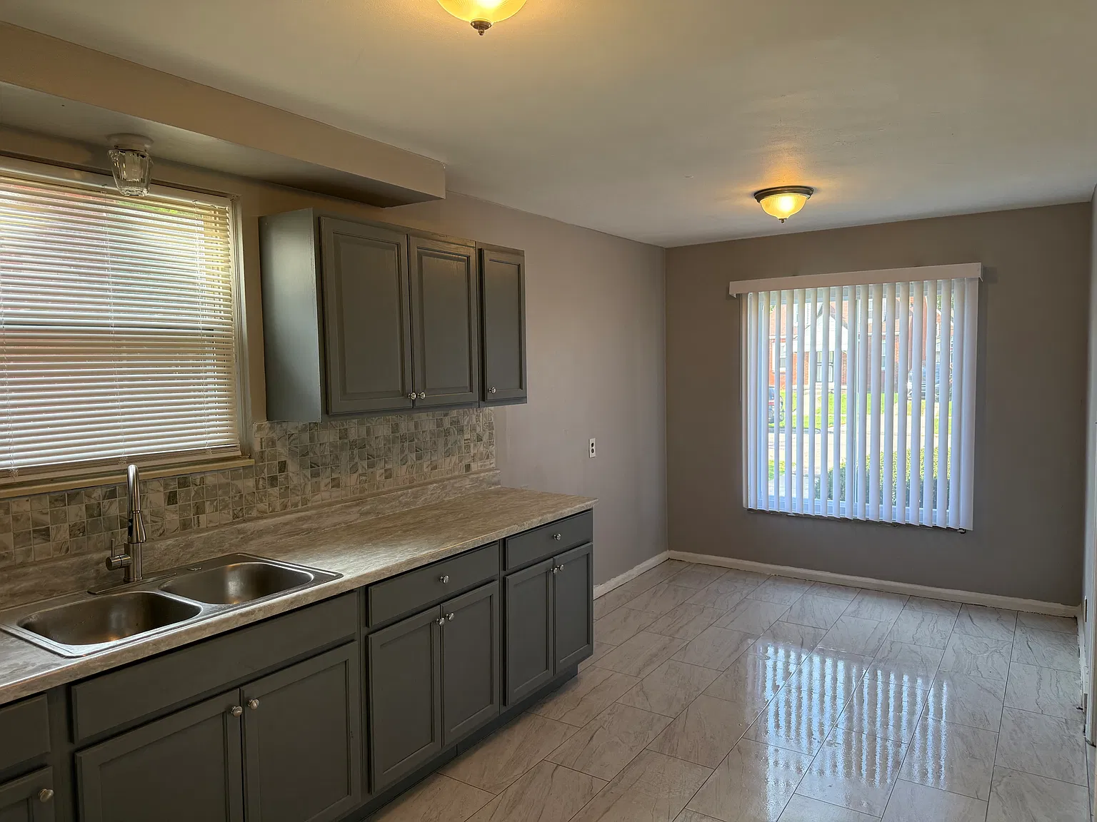 3 bed, 900 sqft, $1,250 — Photo 3