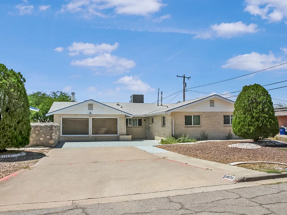 5801 Viewmont Ln