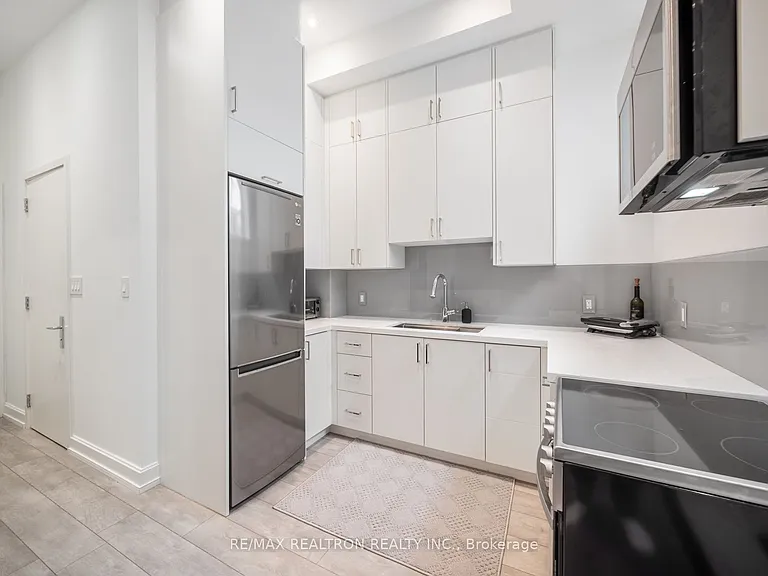 10 Katherine Rd #LOWER — Photo 22