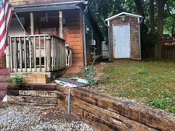 2nd image of 853 Tanner Dr