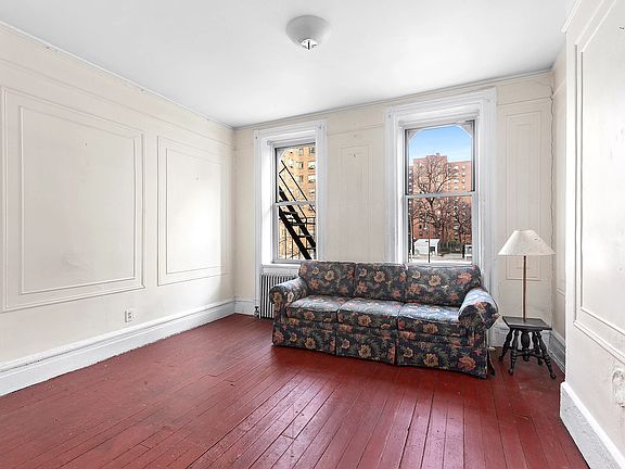 2nd image of 628 E 14th St APT 10