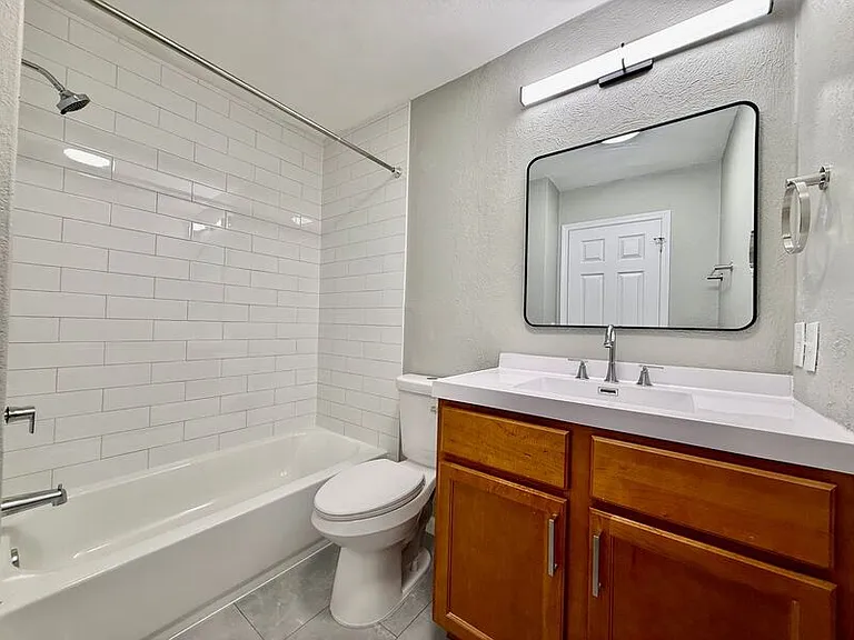 823 N Cherry St #3 — Photo 4
