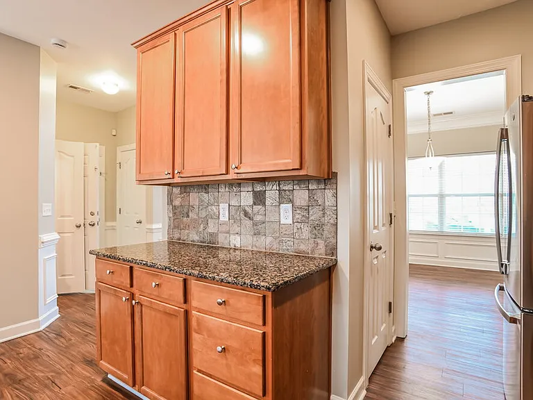 2404 Sierra Chase Dr — Photo 9