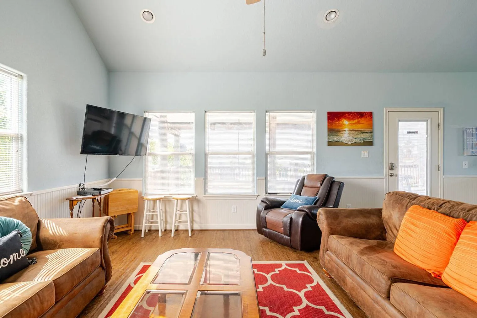 2 bed, 2.0 bath, 1227 sqft, $2,230 — Photo 2