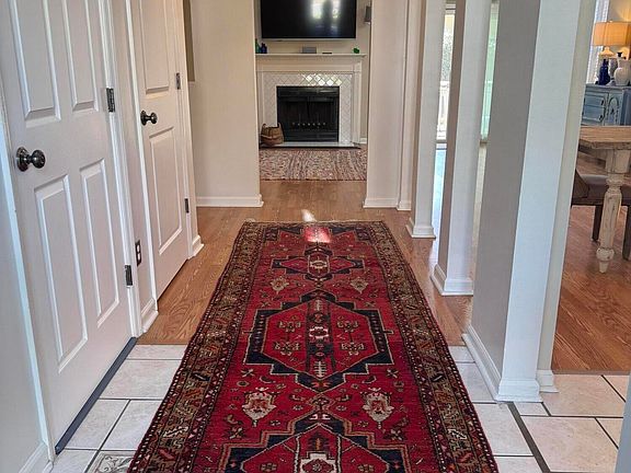 2nd image of 1246 Llewellyn Rd