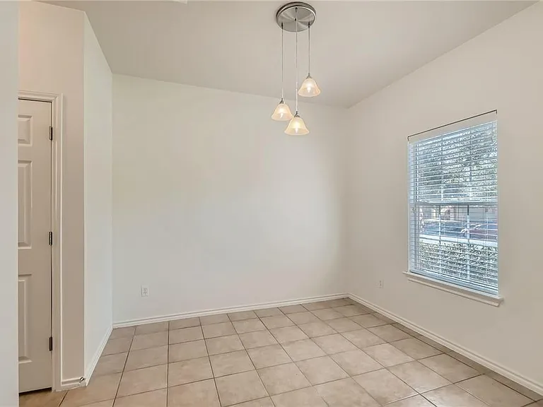 271 Housefinch Loop — Photo 5