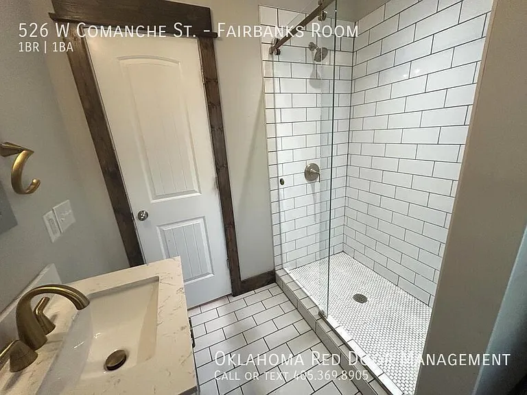 526 W Comanche St — Photo 8