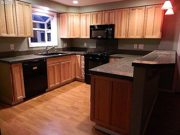 4th image of 376 S Dogwood Dr