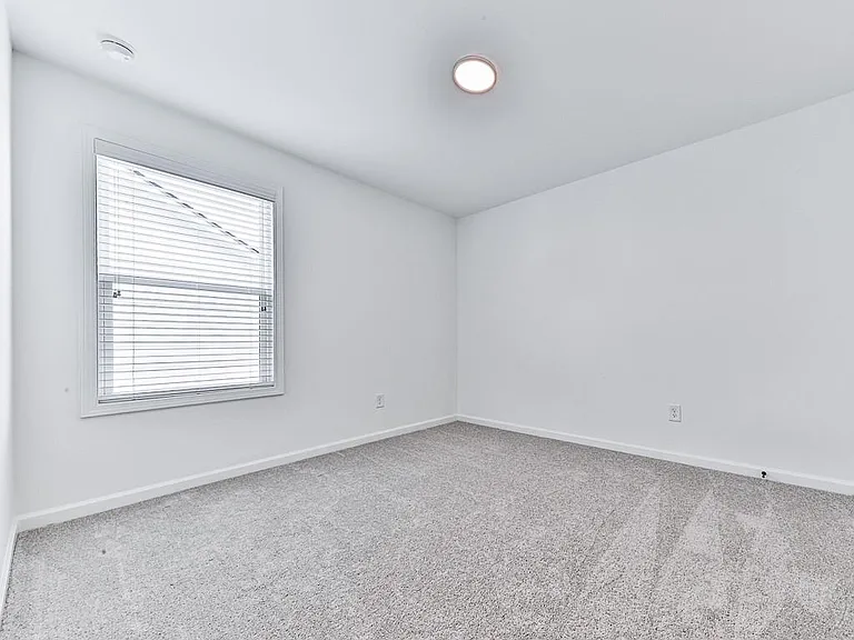 611 Elwick Ln — Photo 34