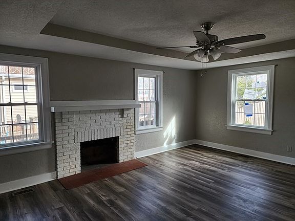 5th image of 525 S Westlawn Ave