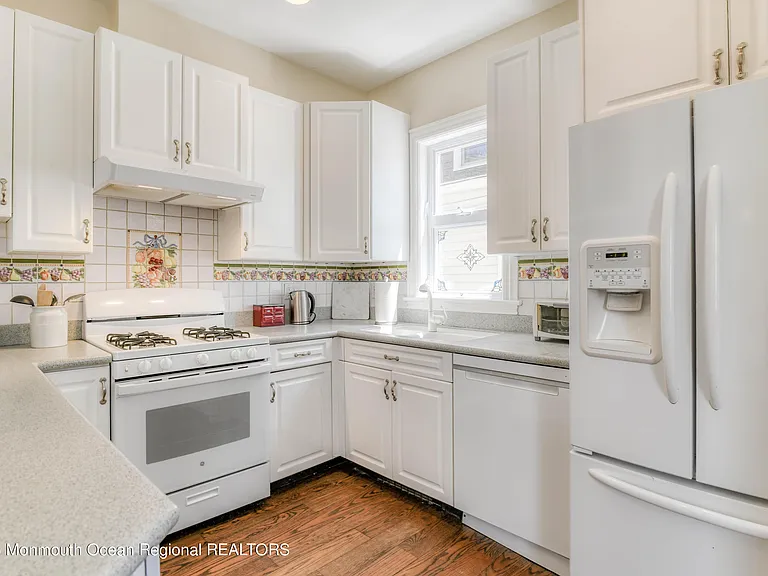 16 Abbott Ave — Photo 15