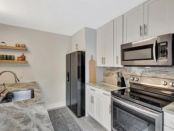 4th image of 206 Charter Way #206