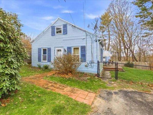 32 Elm Ave, Holbrook, MA 02343